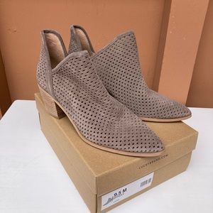Lucky Brand Perforated Booties Tan Size 9.5